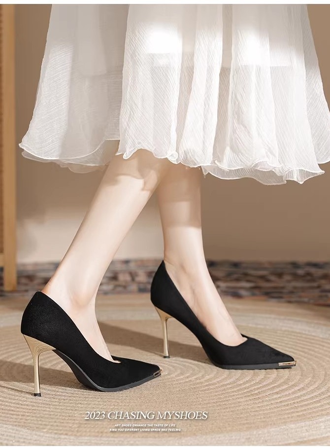 Black sexy pointed high heels Black sexy pointed high heels