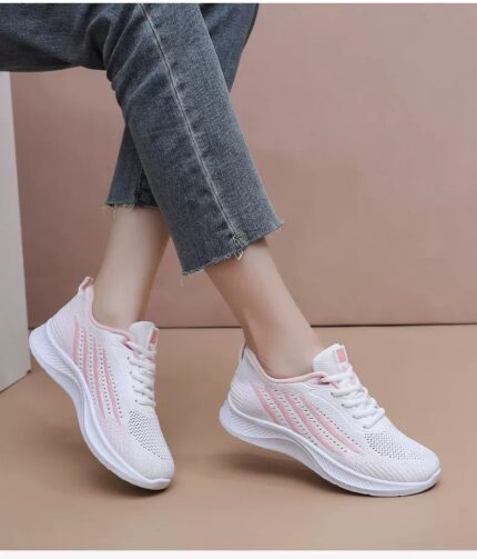 Women's mesh soft soled fashionable and comfortable sports shoes