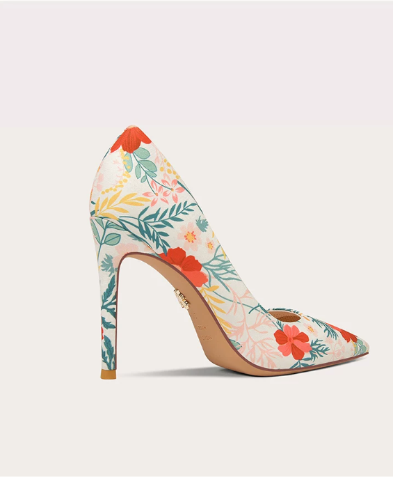 Printed high-heeled shoes with a slim and pointed design that exudes a niche temperament Printed high-heeled shoes with a slim and pointed design that exudes a niche temperament