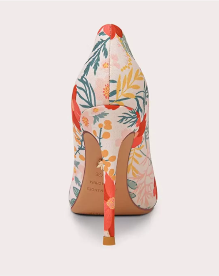 Printed high-heeled shoes with a slim and pointed design that exudes a niche temperament Printed high-heeled shoes with a slim and pointed design that exudes a niche temperament