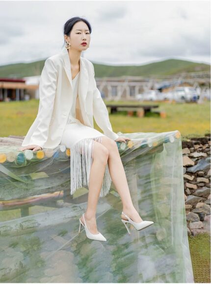 Summer new sandals with pointed toes, slim heels, and high heels