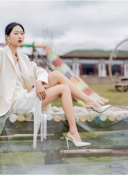 Summer new sandals with pointed toes, slim heels, and high heels