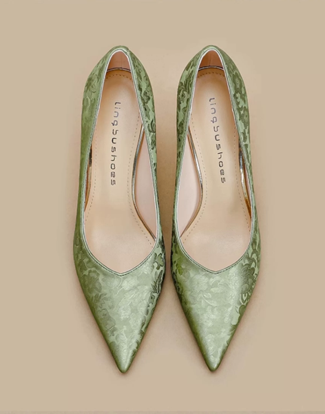 Embroidered champagne colored high heels Embroidered champagne colored high heels