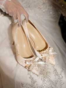 Bridal wedding shoes, high heels, beautiful women, not tiring feet, high heels